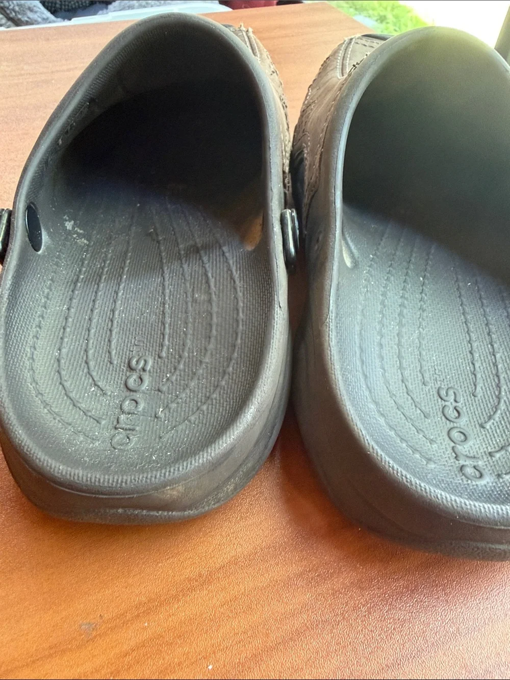 805 10/$50 🏄🏻‍♀️ Crocs Men’s Brown Slip-On Clog